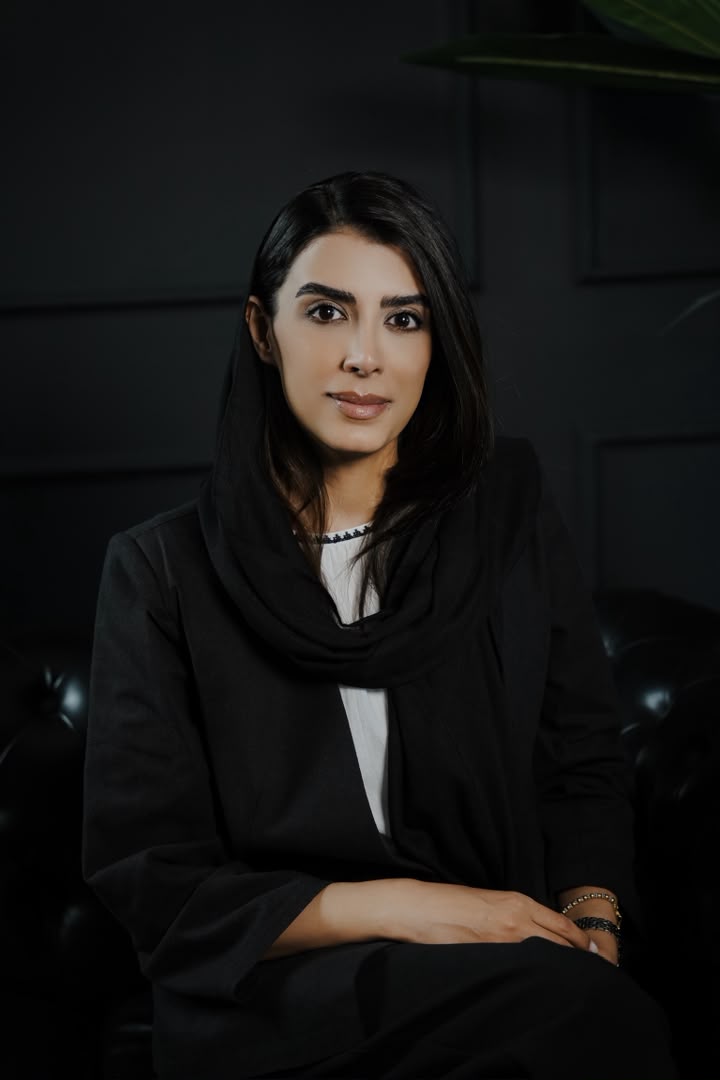 نازنین شکاری